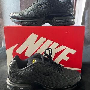 Nike Air Max Plus 7 tn Black HQ2197-001 Men’s Size 10 Like New